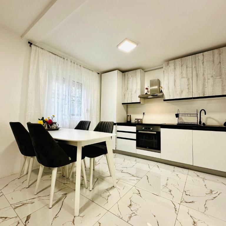 MorePlanina - Two-Bedroom Apartment - 15