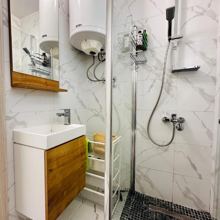 MorePlanina - Two-Bedroom Apartment - 25