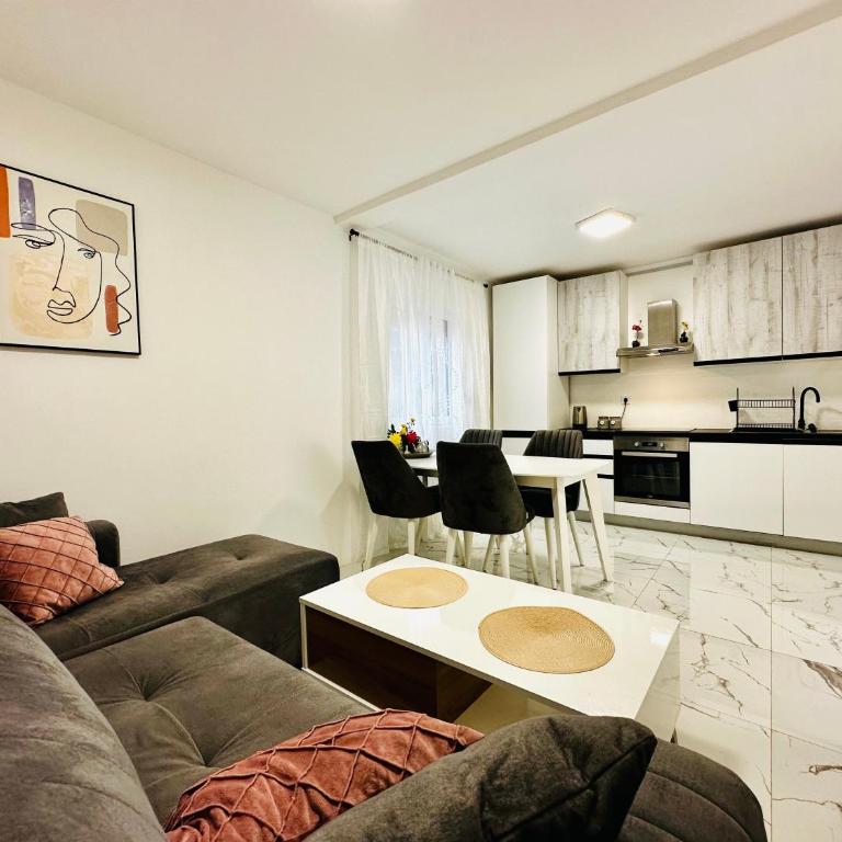 MorePlanina - Two-Bedroom Apartment - 19