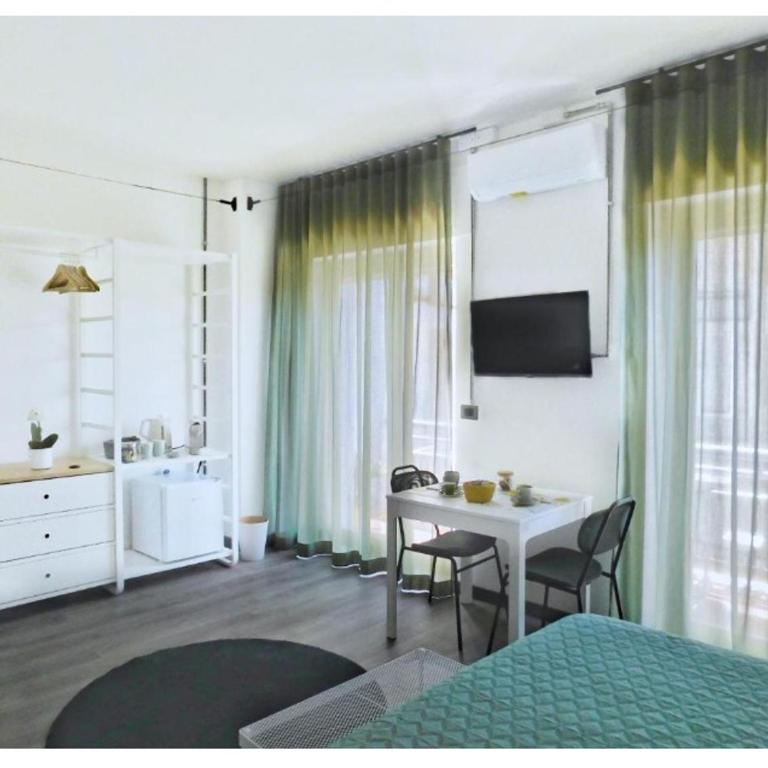 La Finestra sul Corso - Camera Matrimoniale con Bagno Privato - 2