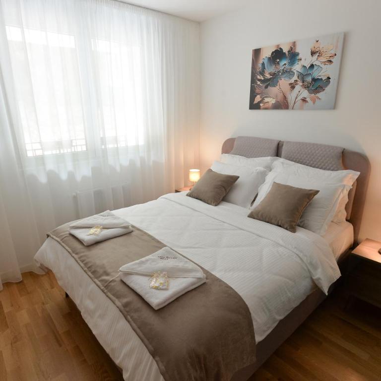 Amazon Royale Apartment - One-Bedroom Apartment with Terrace - 6