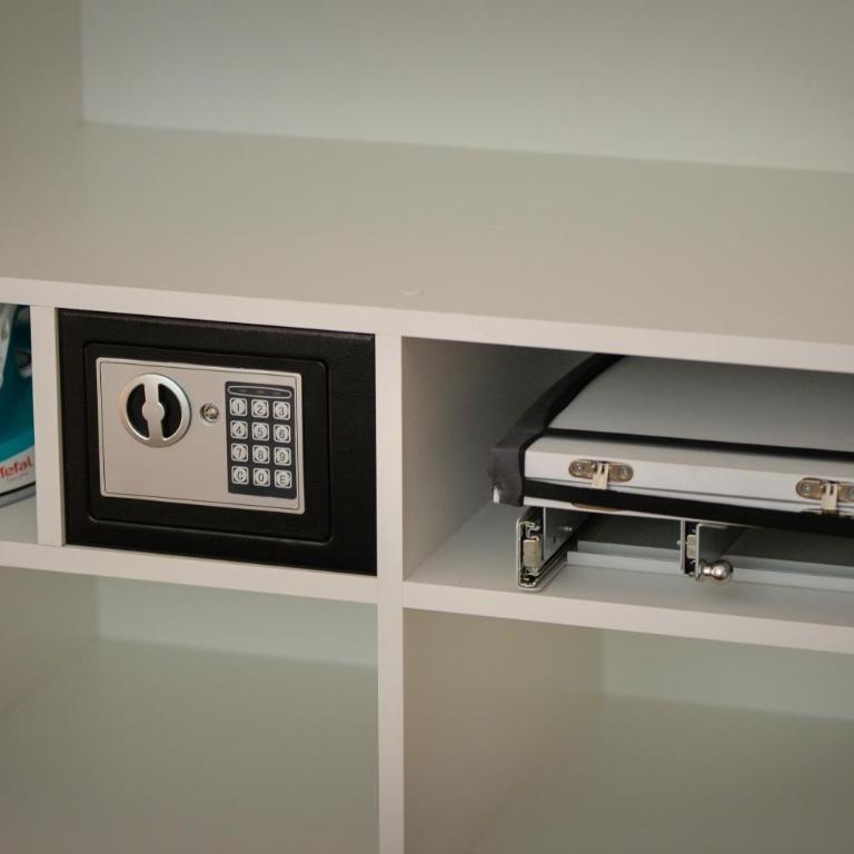 Amazon Royale Apartment - One-Bedroom Apartment with Terrace - 10