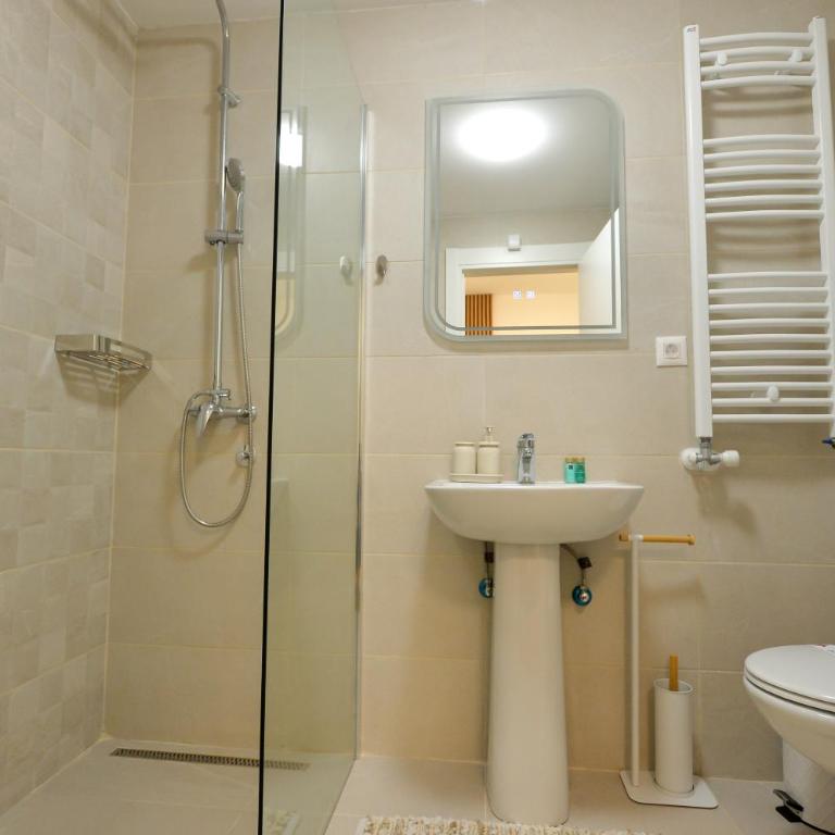 Amazon Royale Apartment - One-Bedroom Apartment with Terrace - 27