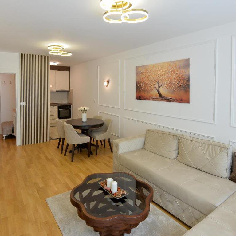 Amazon Royale Apartment - One-Bedroom Apartment with Terrace - 4
