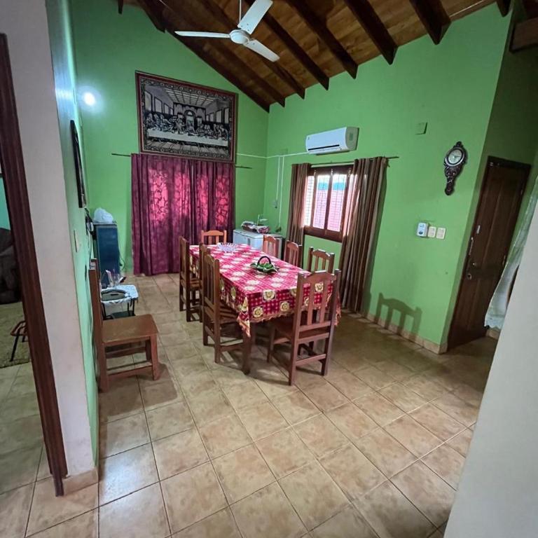 Casa en Alquiler Rally Itapua, Encarnación Paraguay - Casa de 4 dormitorios - 1