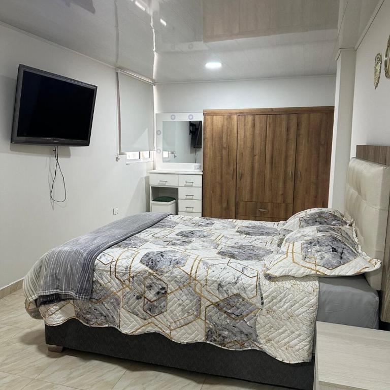 Apartamento familiar en el centro de Pereira - Three-Bedroom Apartment with Balcony - 6