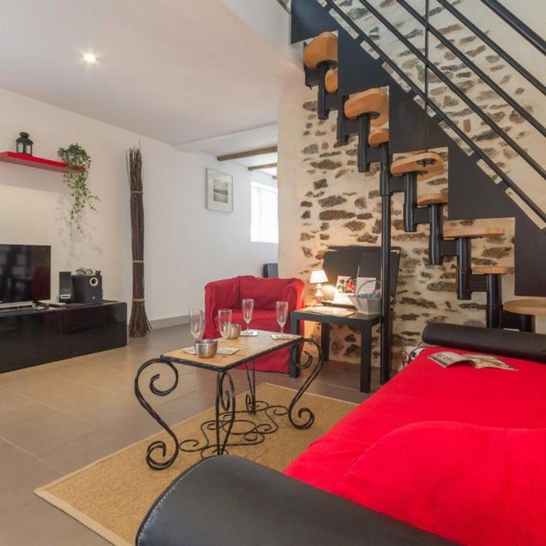 Gîte Confortable avec Jardin, Proche Mer et Ville, Équipé pour Familles, Vélo Inclus - Maison 2 Chambres - 1