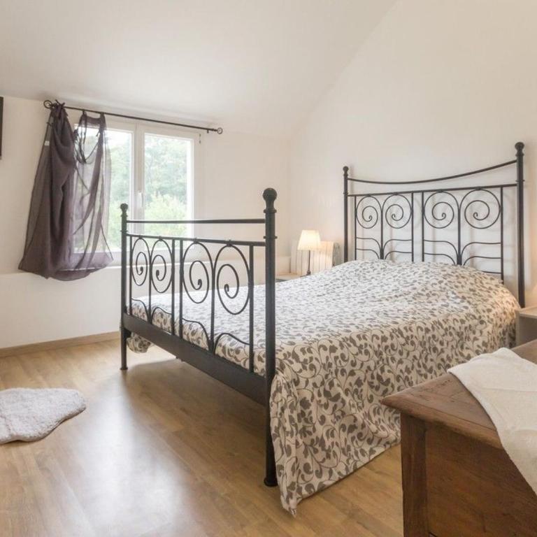 Gîte Confortable avec Jardin, Proche Mer et Ville, Équipé pour Familles, Vélo Inclus - Maison 2 Chambres - 4