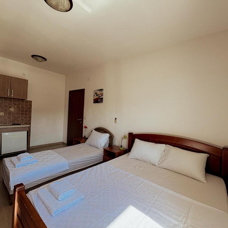 Boutique Hotel Moonstar - Trokrevetna Soba - 1