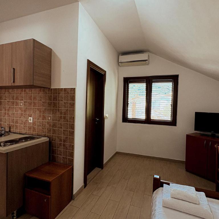 Boutique Hotel Moonstar - Dvokrevetna Soba sa Bračnim Krevetom - 10