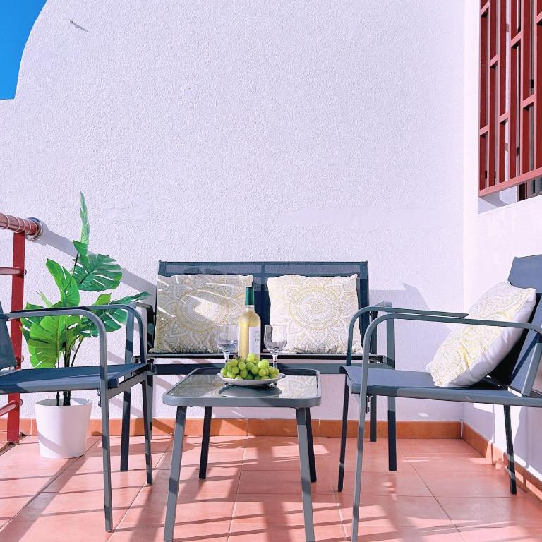 Big Villa Puerto Rico streetfront with private saltwater pool, kitchen, 3 terraces& private parking , near shopping center - Villa - 21