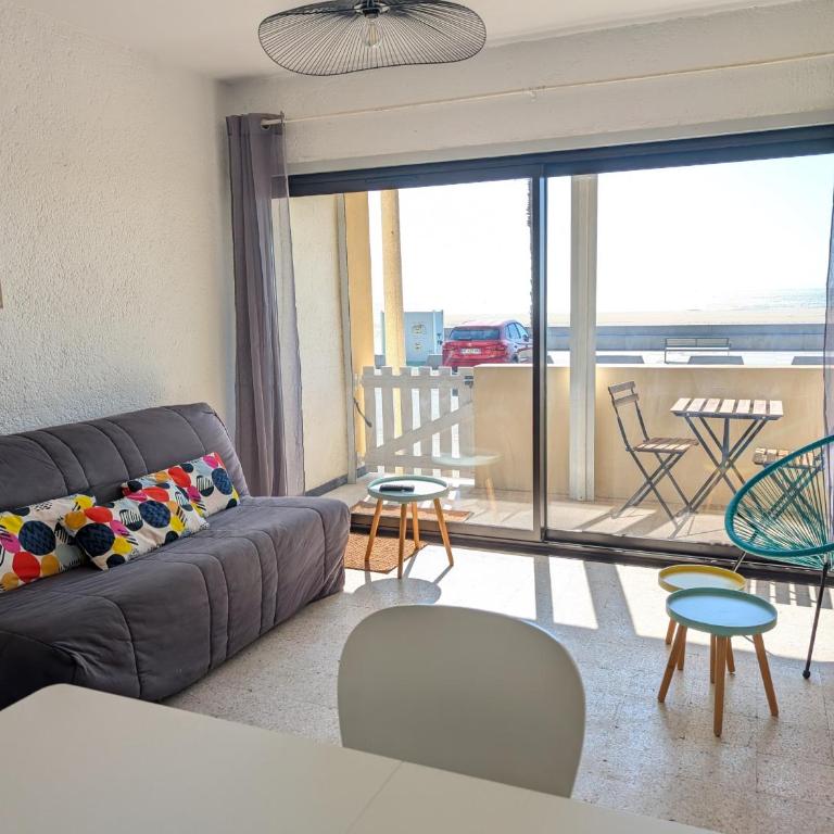 Appartement T2 Front de Mer avec Balcon et Parking – Confort et Activités à Proximité - FR-1-797-37 - Appartement - 12