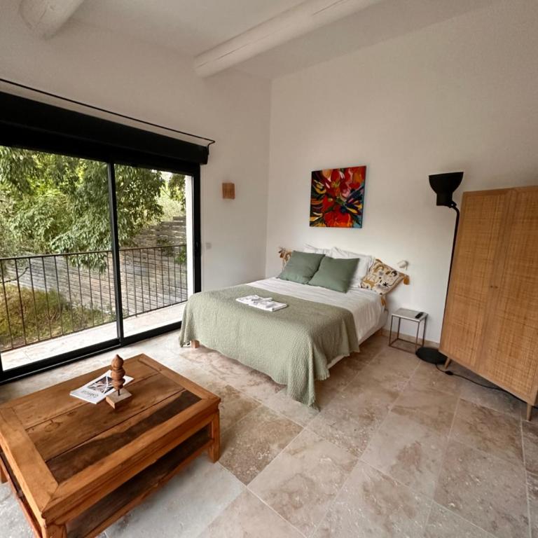 La maison d'HamiH "Gîte et Chambres d'hôtes - Studio - Vue sur Piscine - 32