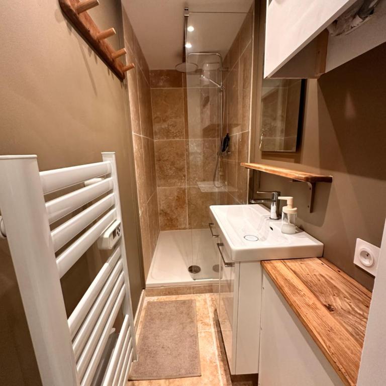 La maison d'HamiH "Gîte et Chambres d'hôtes - Studio - Vue sur Piscine - 28