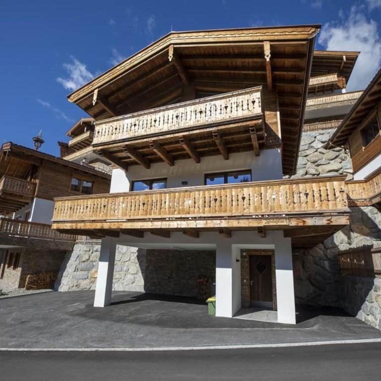 Chalet in Neukirchen near Ski Lift - Chalet mit 3 Schlafzimmern - 1