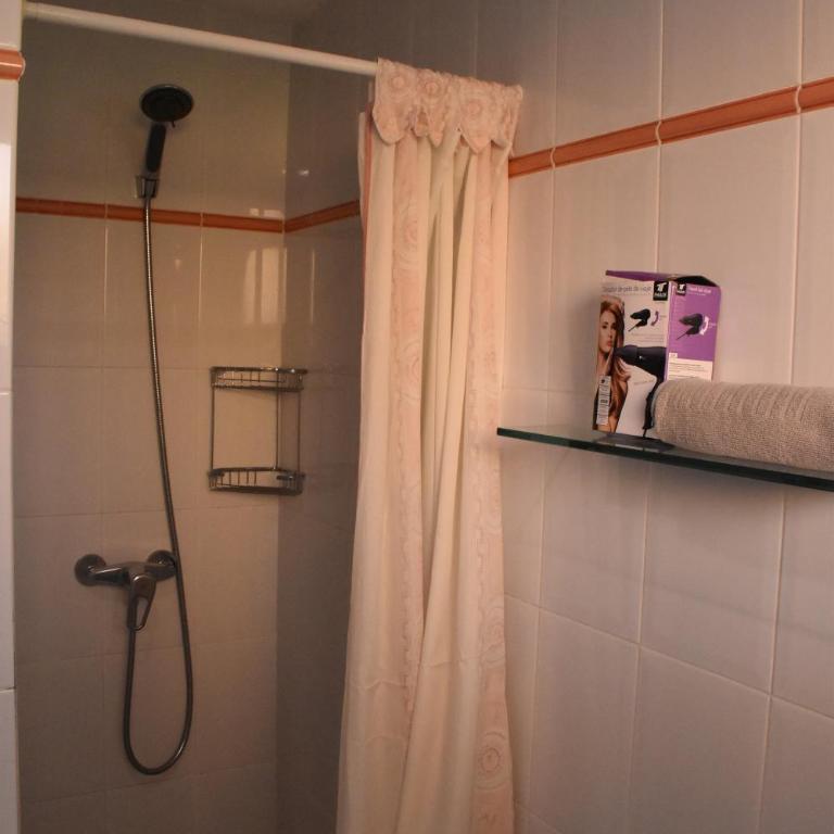 Apartamentos Les Palmeres - Apartamento de 2 dormitorios con vistas a la piscina y balcón (4 adultos) - 4