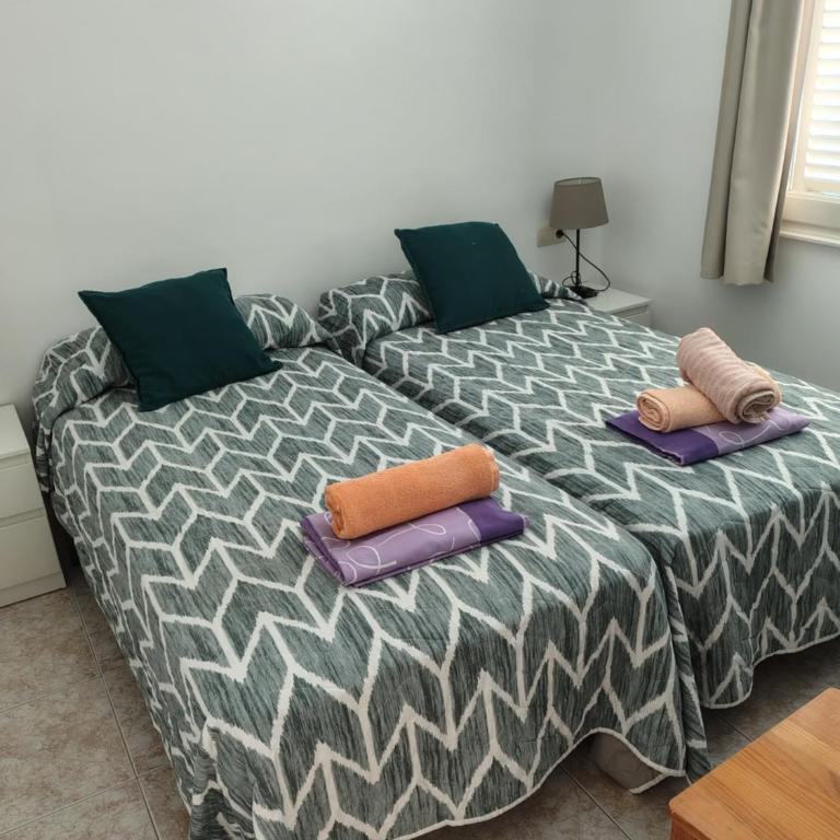 Apartamentos Les Palmeres - Apartamento de 2 dormitorios con vistas a la piscina y balcón (4 adultos) - 11