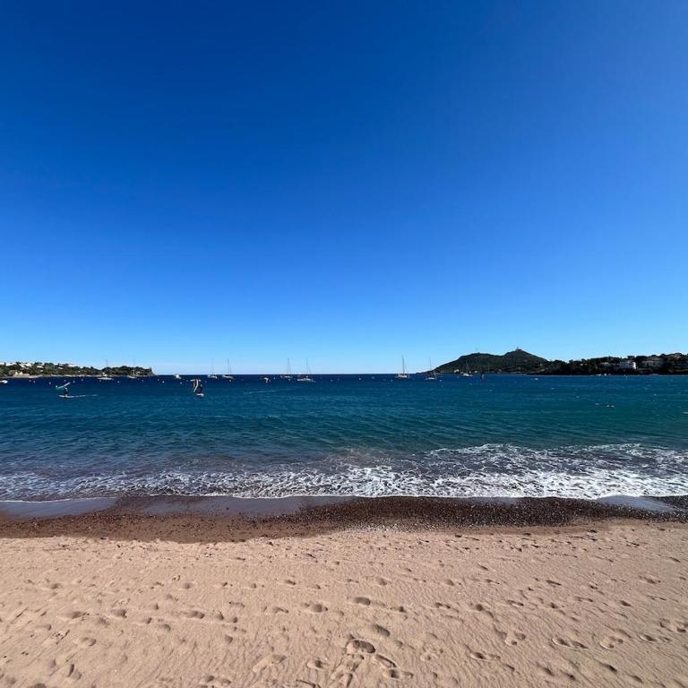 Beach, sun, air conditioning and parking in Agay! - Estudio Superior - 1