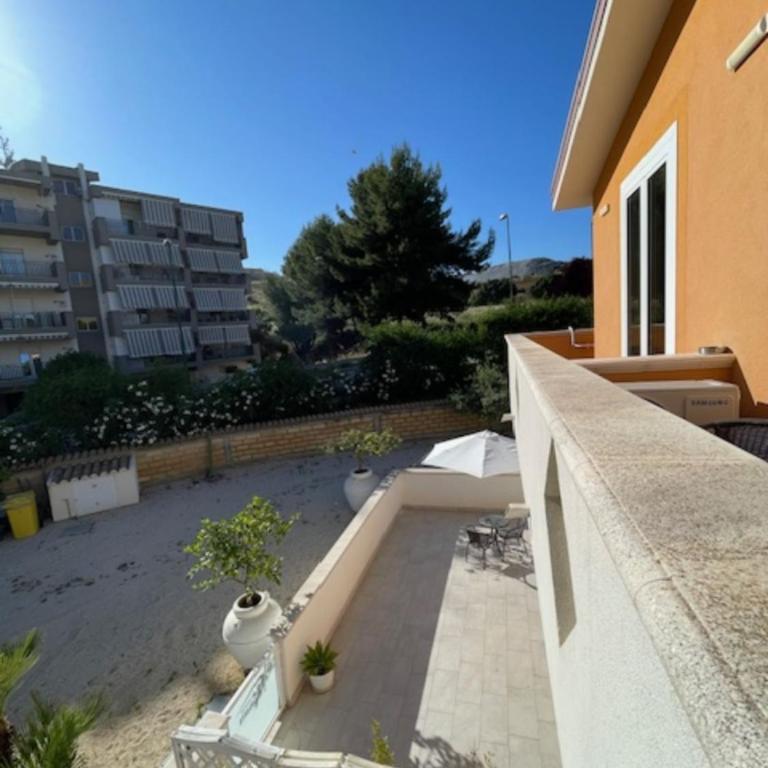 Casa Vacanze IL GIGANTE Comfort a Due Passi dalla Valle dei Templi - Camera Matrimoniale con Balcone - 4