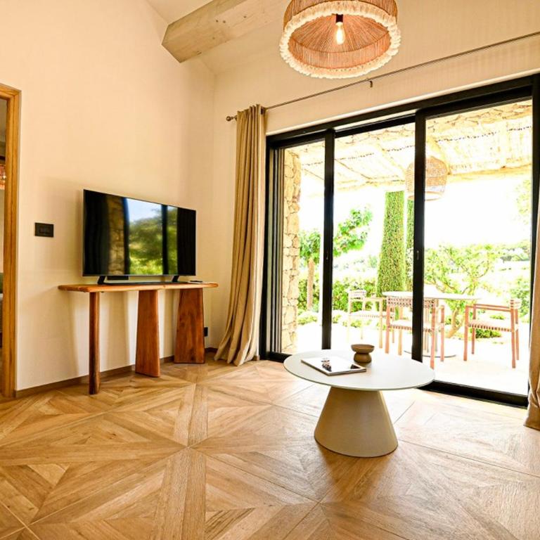 Auberge de l'Oumède - Suite Junior - Vue sur Jardin - 3