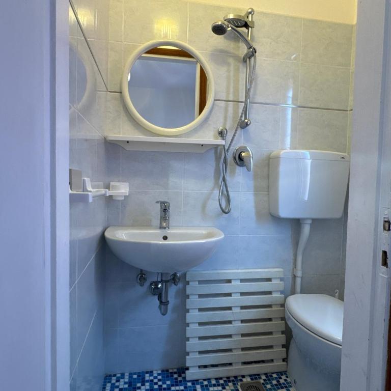 CasaLina - Appartamento con 2 Camere da Letto - 8