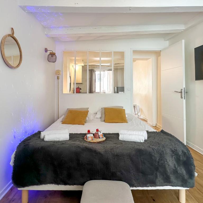 Night Desires vieille ville Annecy charmant - Studio Lit Queen-Size de Luxe - 3