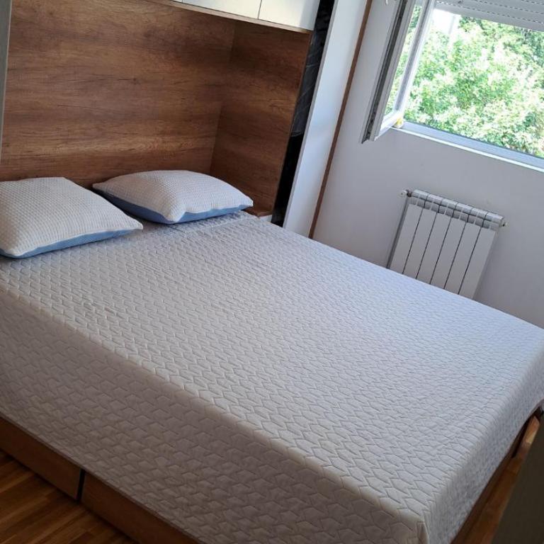 Sun lux - Two-Bedroom Apartment - 23