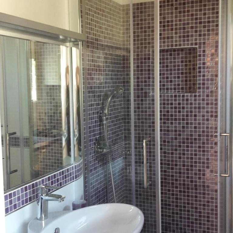 Rifa b&b - Camera Matrimoniale con Bagno Privato - 12