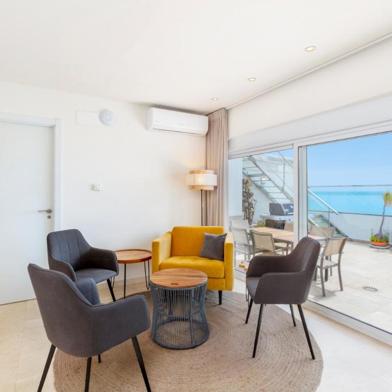 First Row Beach Villa - Villa - 7
