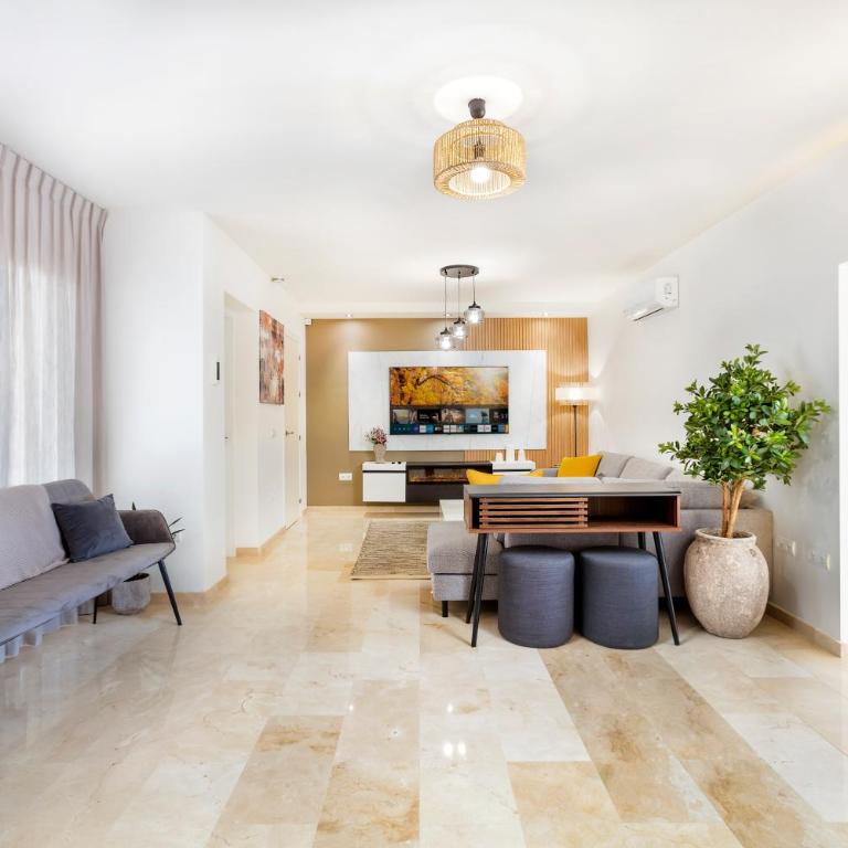 First Row Beach Villa - Villa - 14
