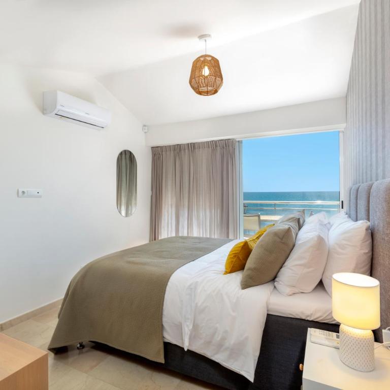 First Row Beach Villa - Villa - 13