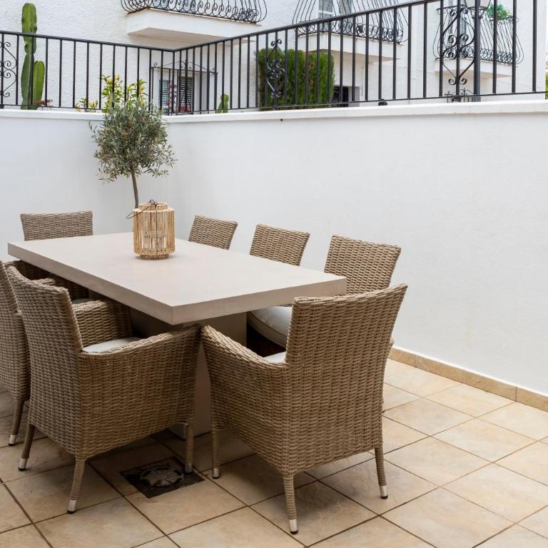First Row Beach Villa - Villa - 24