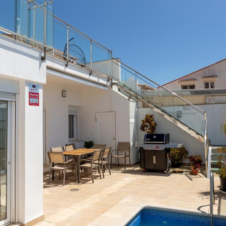 First Row Beach Villa - Villa - 47