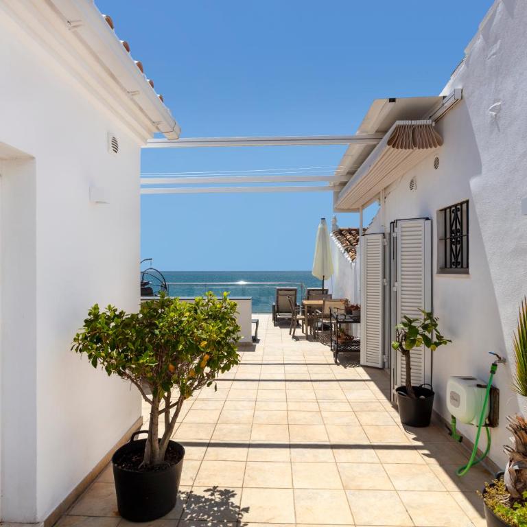 First Row Beach Villa - Villa - 55