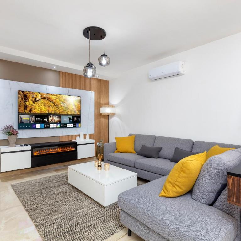 First Row Beach Villa - Villa - 73