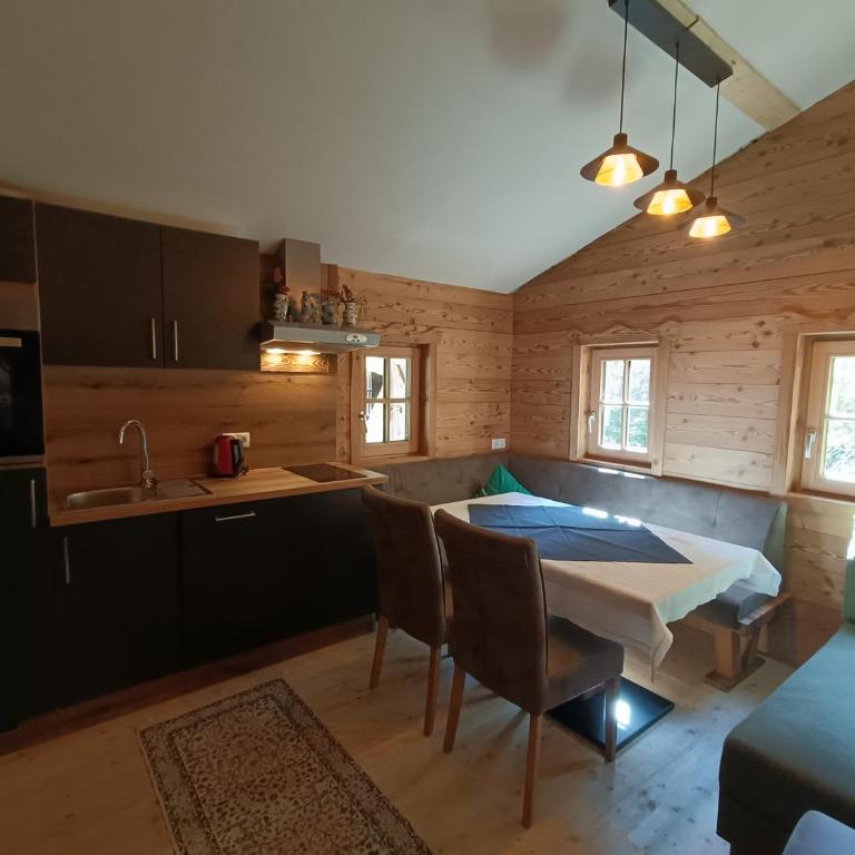Urige Alm - Apartment mit 3 Schlafzimmern - 4