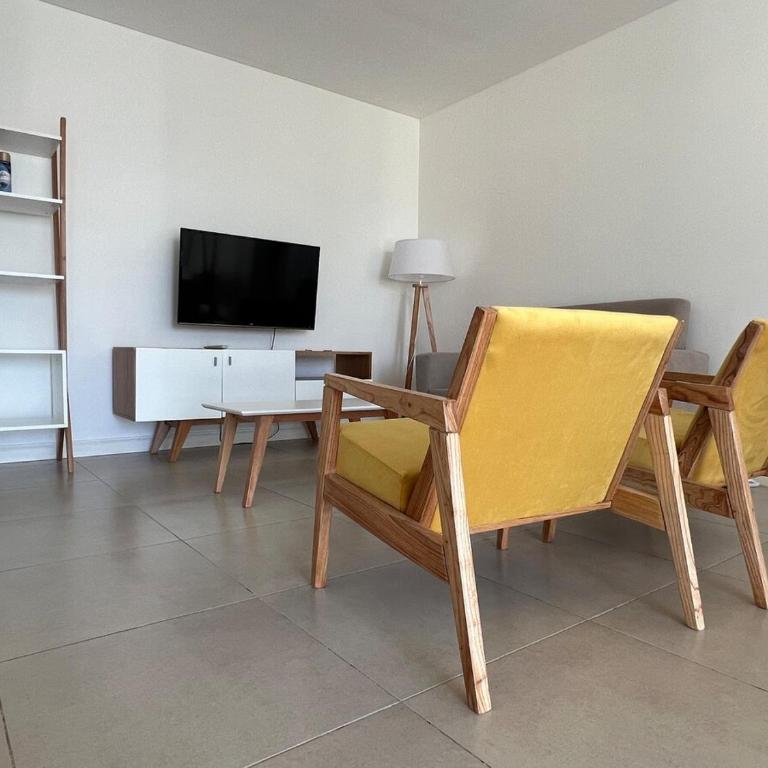 Departamento Céntrico con Vistas - Apartamento de 1 dormitorio - 2