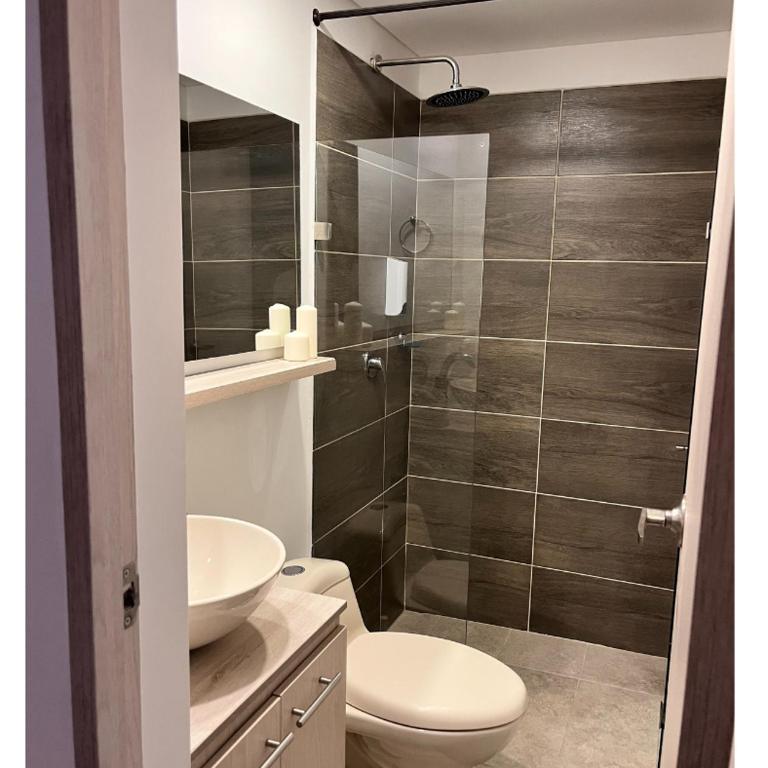 Local Gem with Terrace, Near Provenza - Apartamento - 6