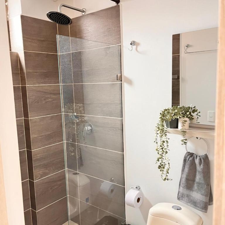 Local Gem with Terrace, Near Provenza - Apartamento - 7