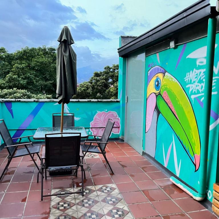 Local Gem with Terrace, Near Provenza - Apartamento - 13