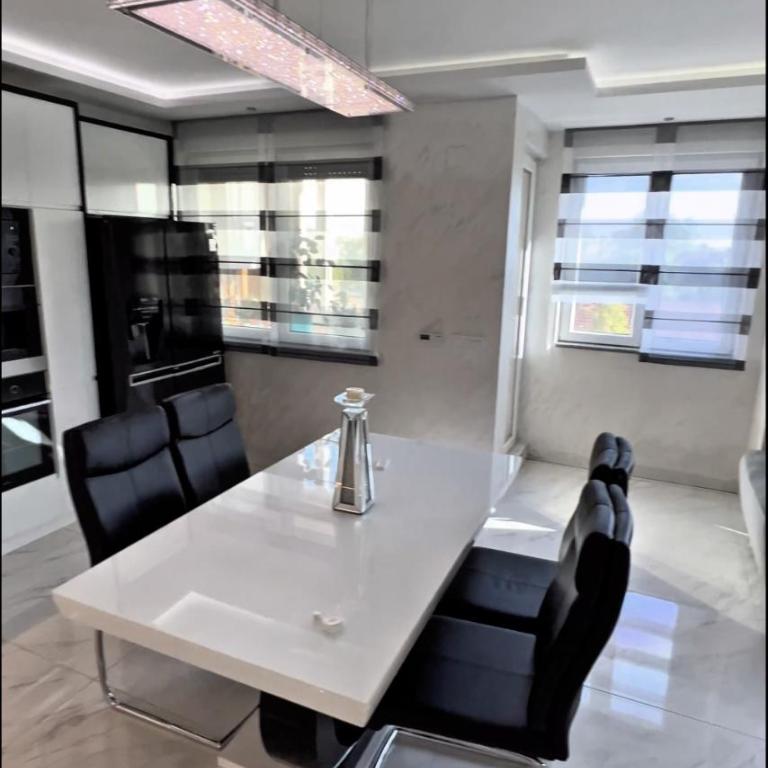 Taurunum lux Apartment 30 - Apartment with Garden View - 32