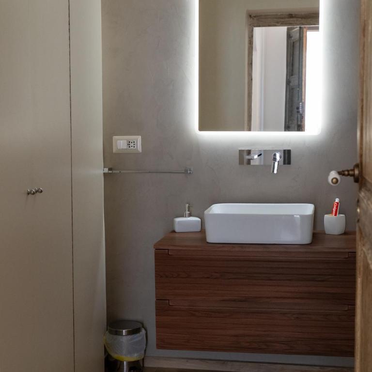 Casa Dogana Apartment - One-Bedroom House - 12