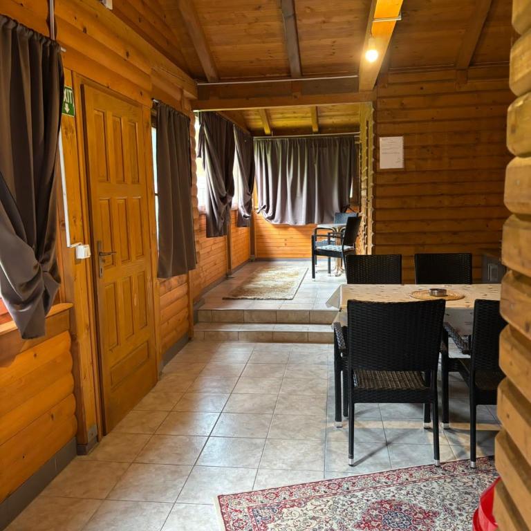 Flora&Fauna - Two-Bedroom House - 9