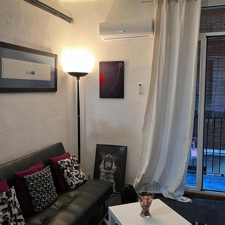 Loft Center Rambla - One-Bedroom Apartment - 9