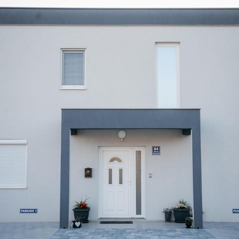 Luxury Apartments Mostar - Two-Bedroom Apartment with Balcony - 53