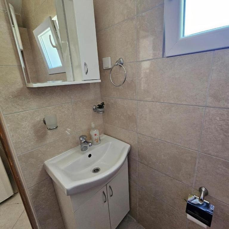 Vila Lučica apartman 2 pogled planina - One-Bedroom Apartment - 15