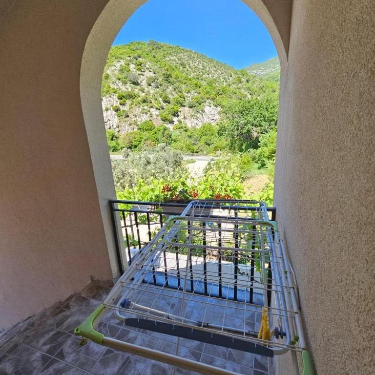 Vila Lučica apartman 2 pogled planina - One-Bedroom Apartment - 13