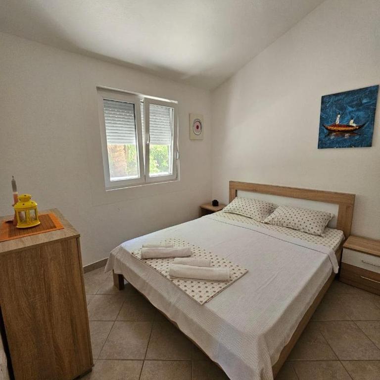Vila Lučica apartman 2 pogled planina - One-Bedroom Apartment - 8