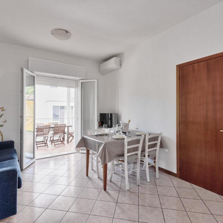 Jesolo, Terrazza vicino al mare, 6 posti letto - Appartamento Superior con 1 Camera da Letto e Balcone - 2