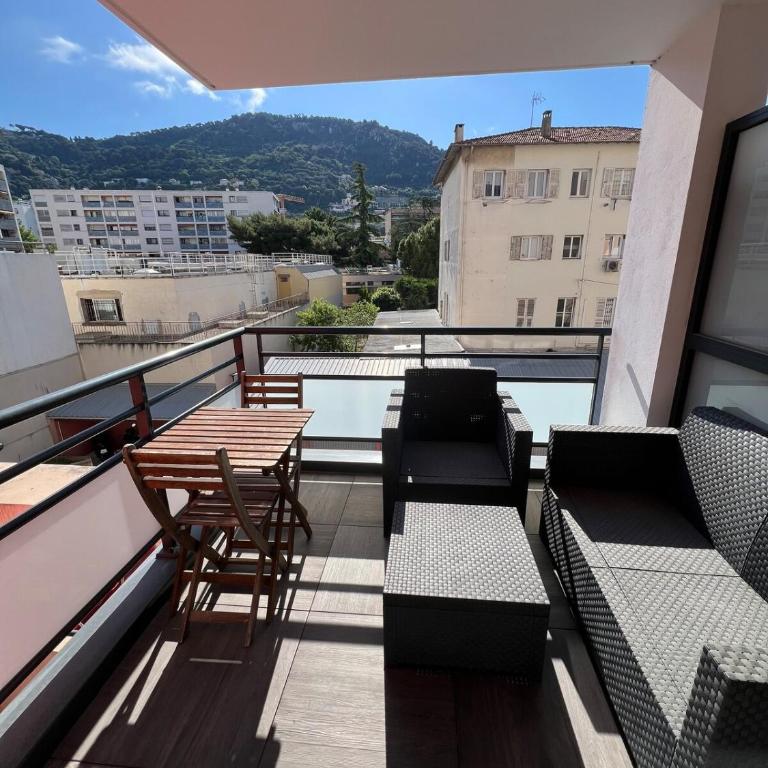 Nice 2P quiet, tram, convenient - Appartement 1 Chambre - 7